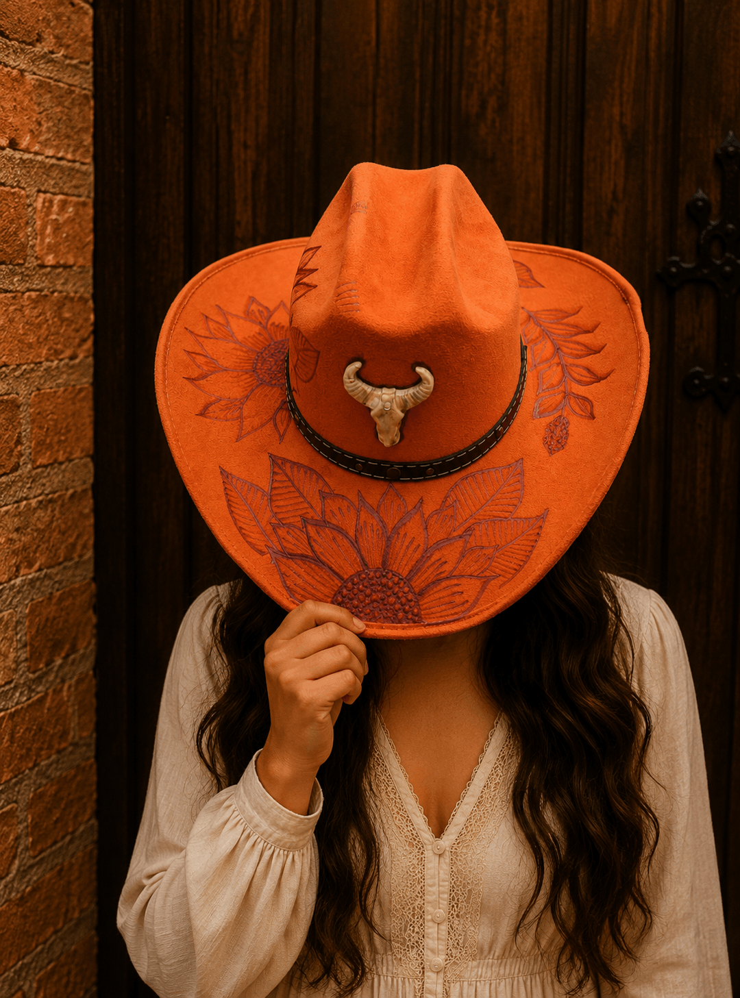 Sombrero Explorer de gamuza blanca artesanal hecho a mano