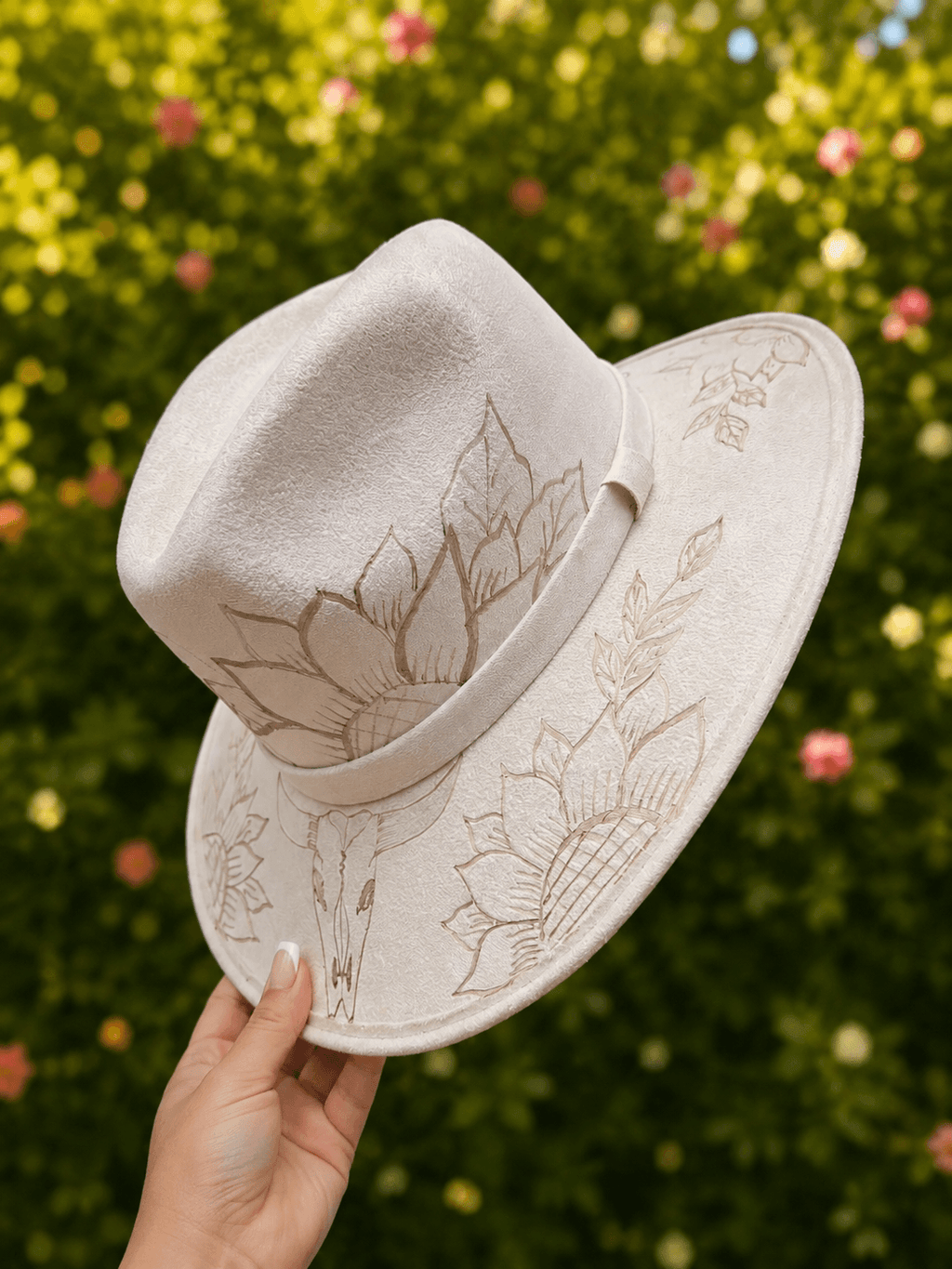 Sombrero Explorer de gamuza blanca artesanal hecho a mano